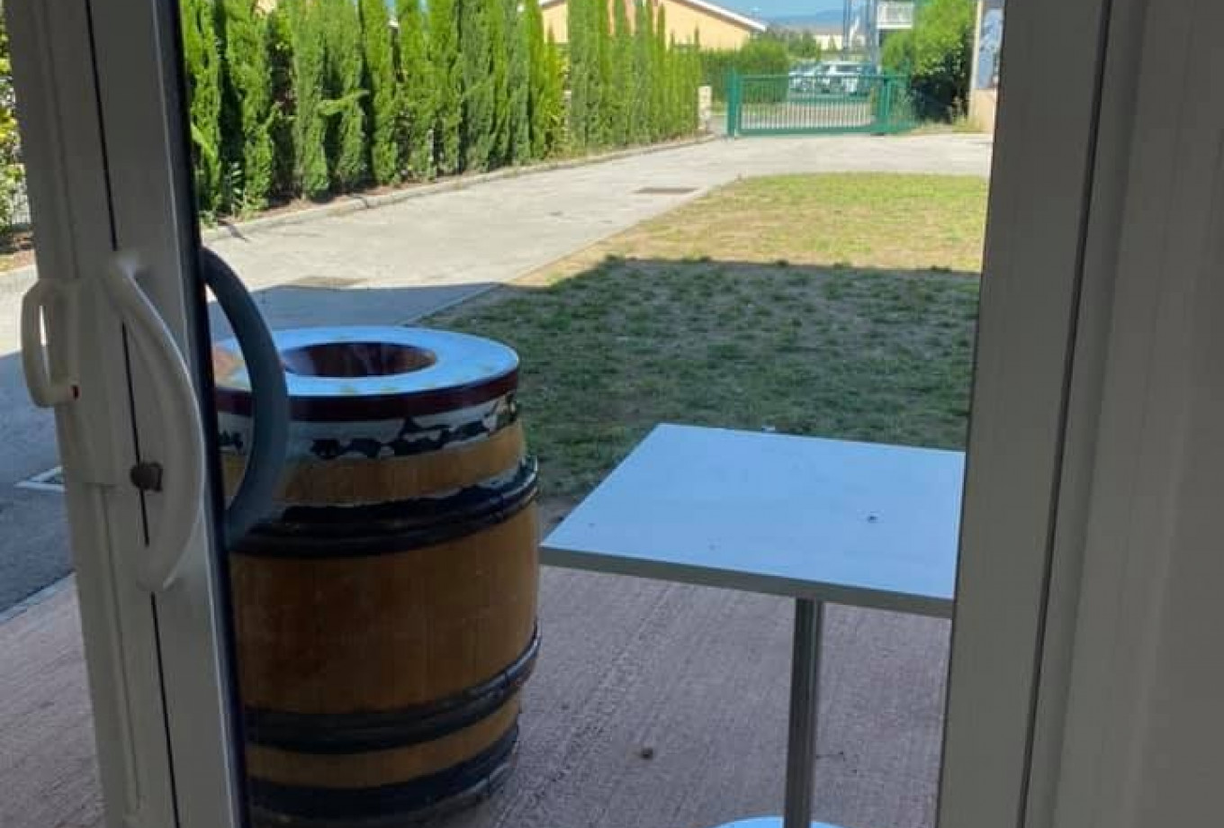 Nettoyage d’une salle de réception après location à Belleville-en-Beaujolais - 69220
