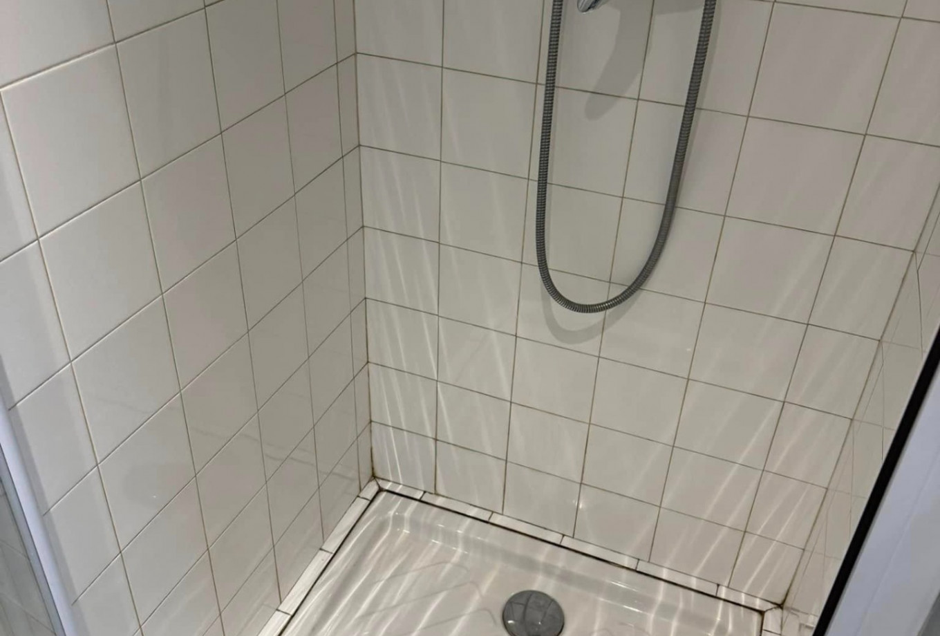 Nettoyage en profondeur des zones sanitaires d’une entreprise à Saint-Georges-de-Reneins - 69830