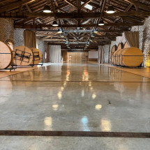 Décapage et application d’émulsion métallisante dans une salle de réception – Château de Corcelles-en-beaujolais - 69220