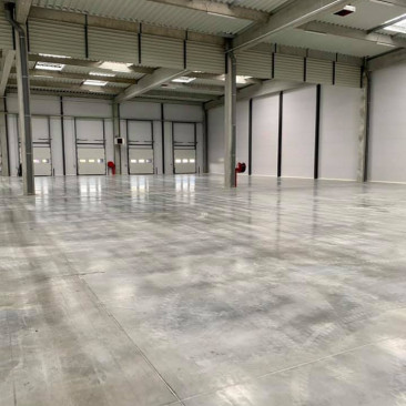Nettoyage d’un entrepôt d’environ 2800 m2 en fin de chantier à Saint-Quentin-Fallavier - 38070