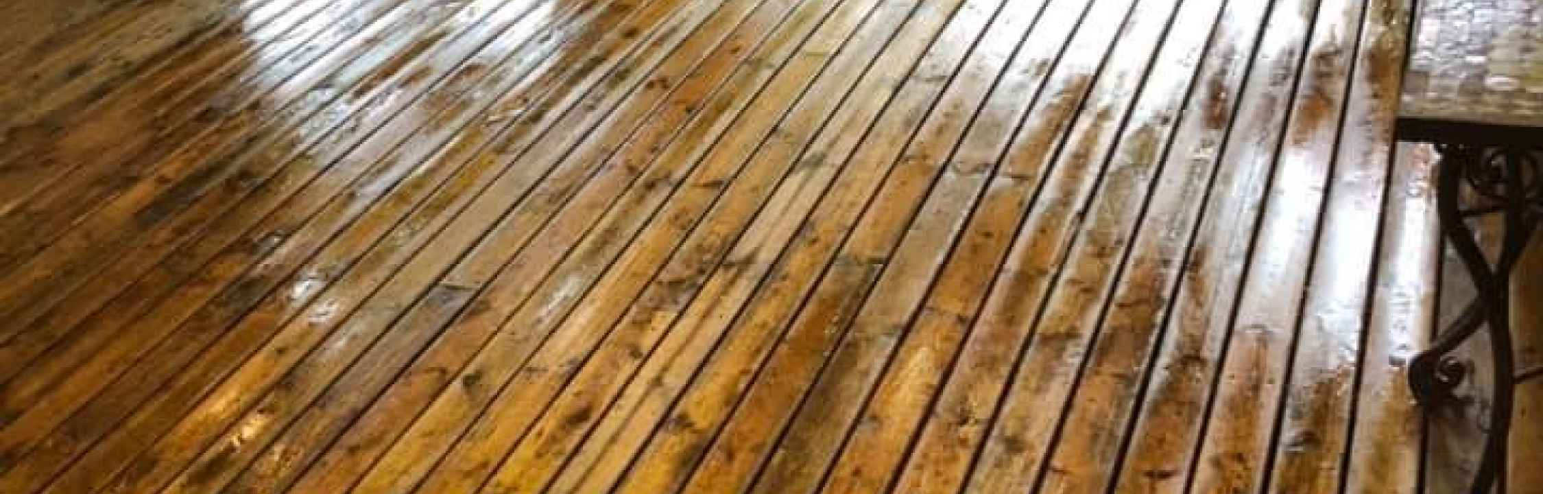 Lavage de terrasse en bois de restaurant à Charbonnières-les-Bains - 69260